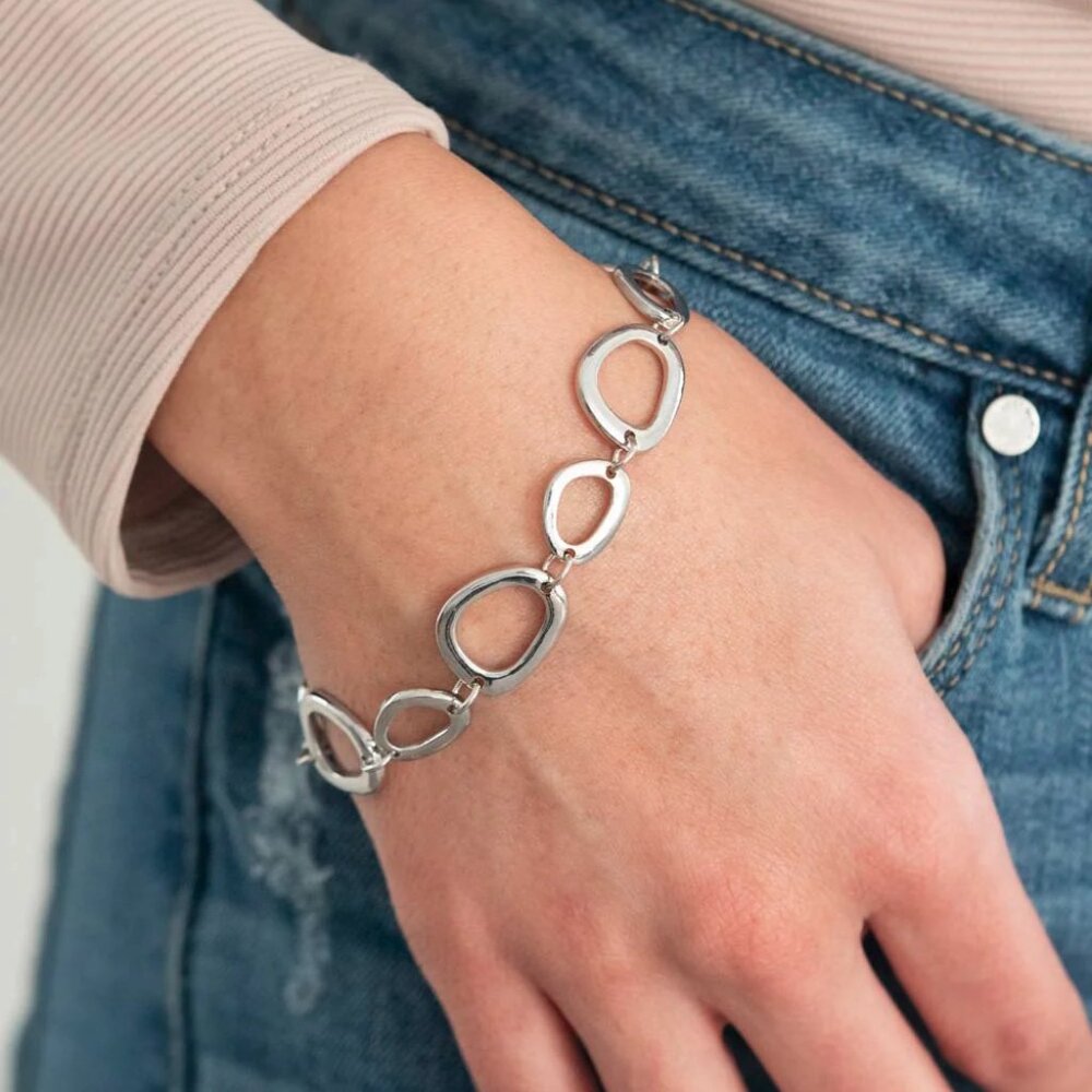 Paparazzi Jewelry Accessories - All That Mod - Silver Bracelet - Vintage
